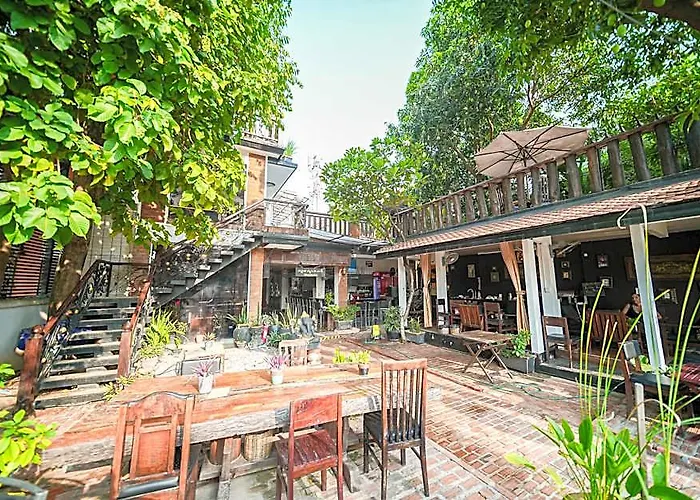 Riverside Boutique And 4*